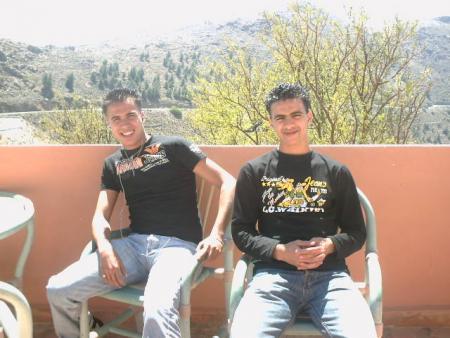 Y    O   U   S   S   E    F